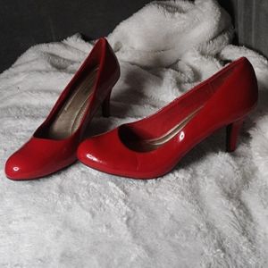 🍒 Gorgeous glossy cherry red heels 🍒